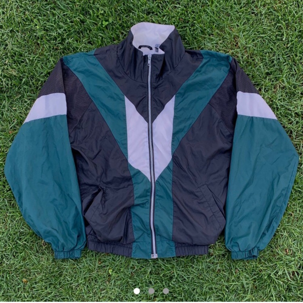 windbreaker size small in men’s